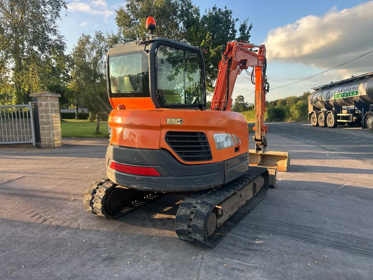 Doosan DX63 6 ton digger - Image 3
