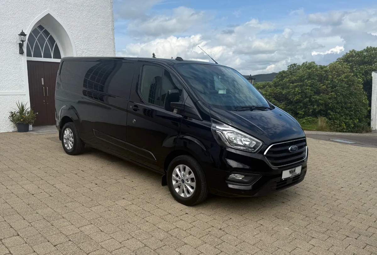 2022 (222Reg) Ford Transit Custom Limited LWB - Image 1