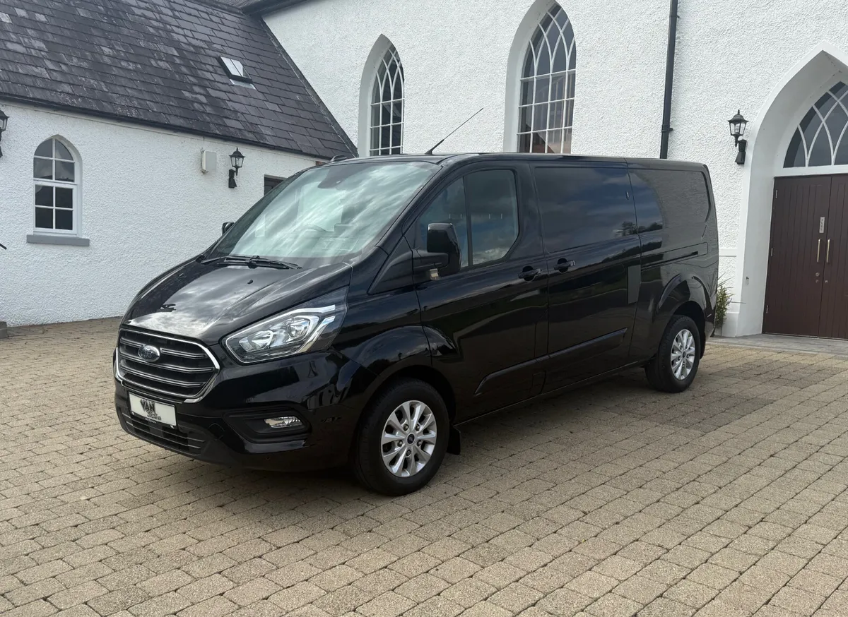 2022 (222Reg) Ford Transit Custom Limited LWB - Image 3