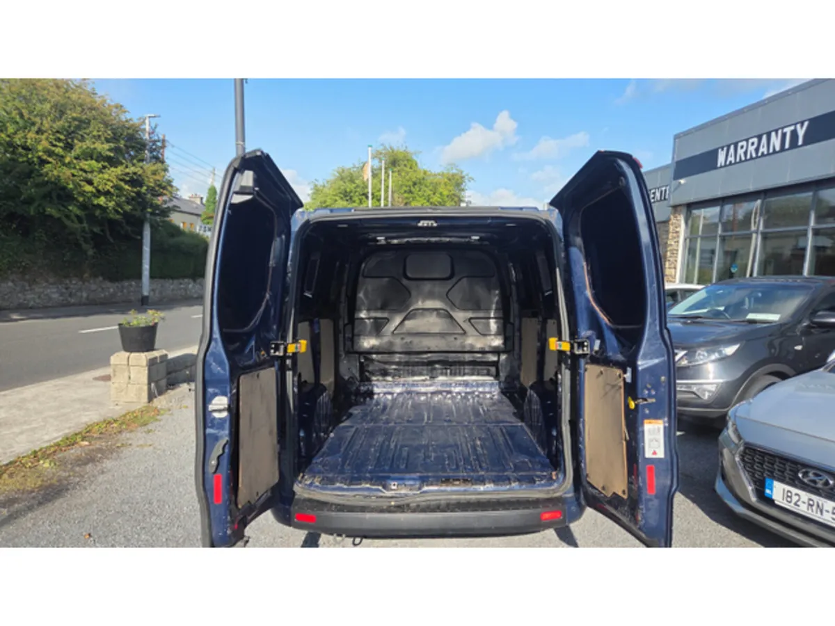 Ford Transit CUSTOM - COMFORTABLE, RELIABLE VAN - Image 4