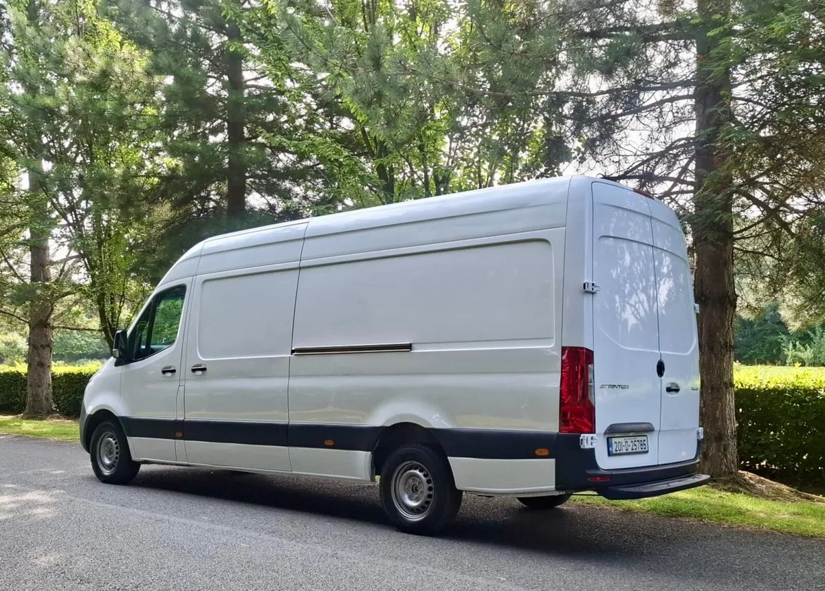 Mercedes-Benz Sprinter LWB  2020 DOE 8/26 - Image 2
