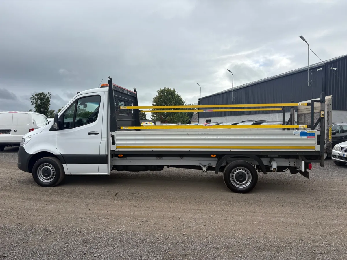 Mercedes-Benz Sprinter Traffic Management - Image 1