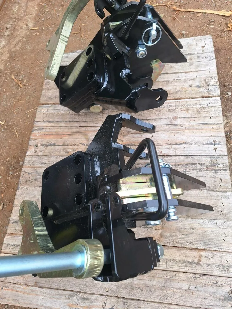 Axle brackets - Image 4