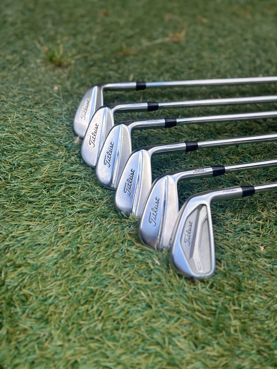 Titleist 620 MB Forged Irons | X-Stiff - Image 1