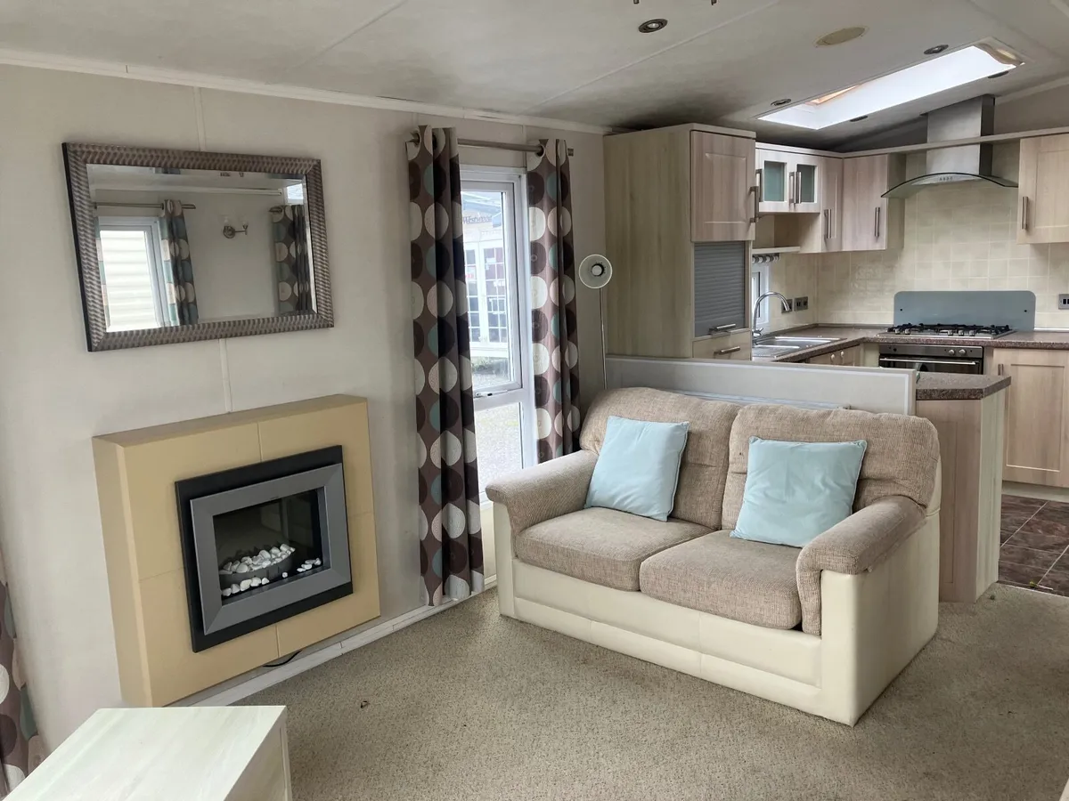 SNAPPED UP ANOTHER MONTROUX IN STOCK - Image 4