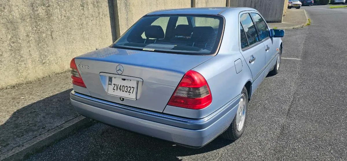 Mercedes  c clase 2.8 petrol 200 PH LOW MILAGE - Image 4