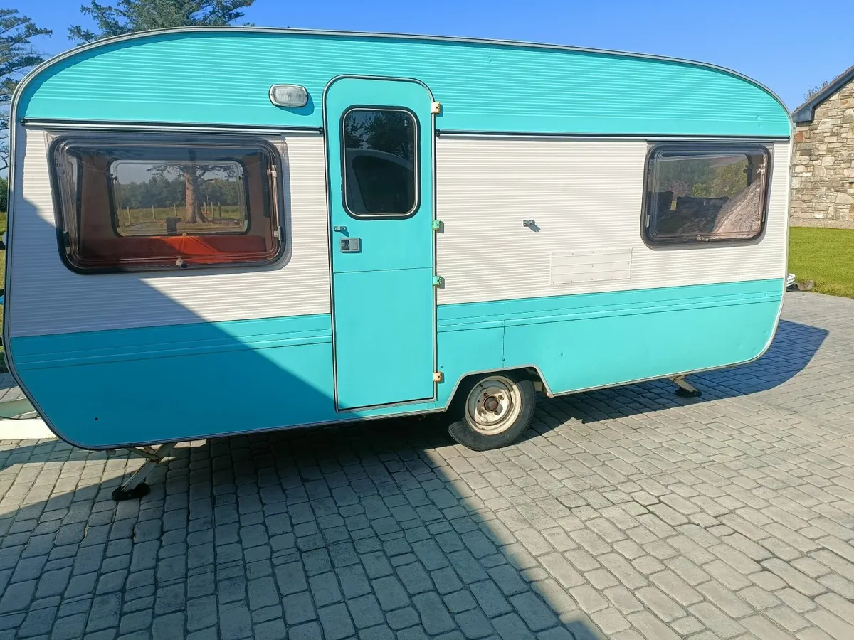 Retro caravan - Image 1
