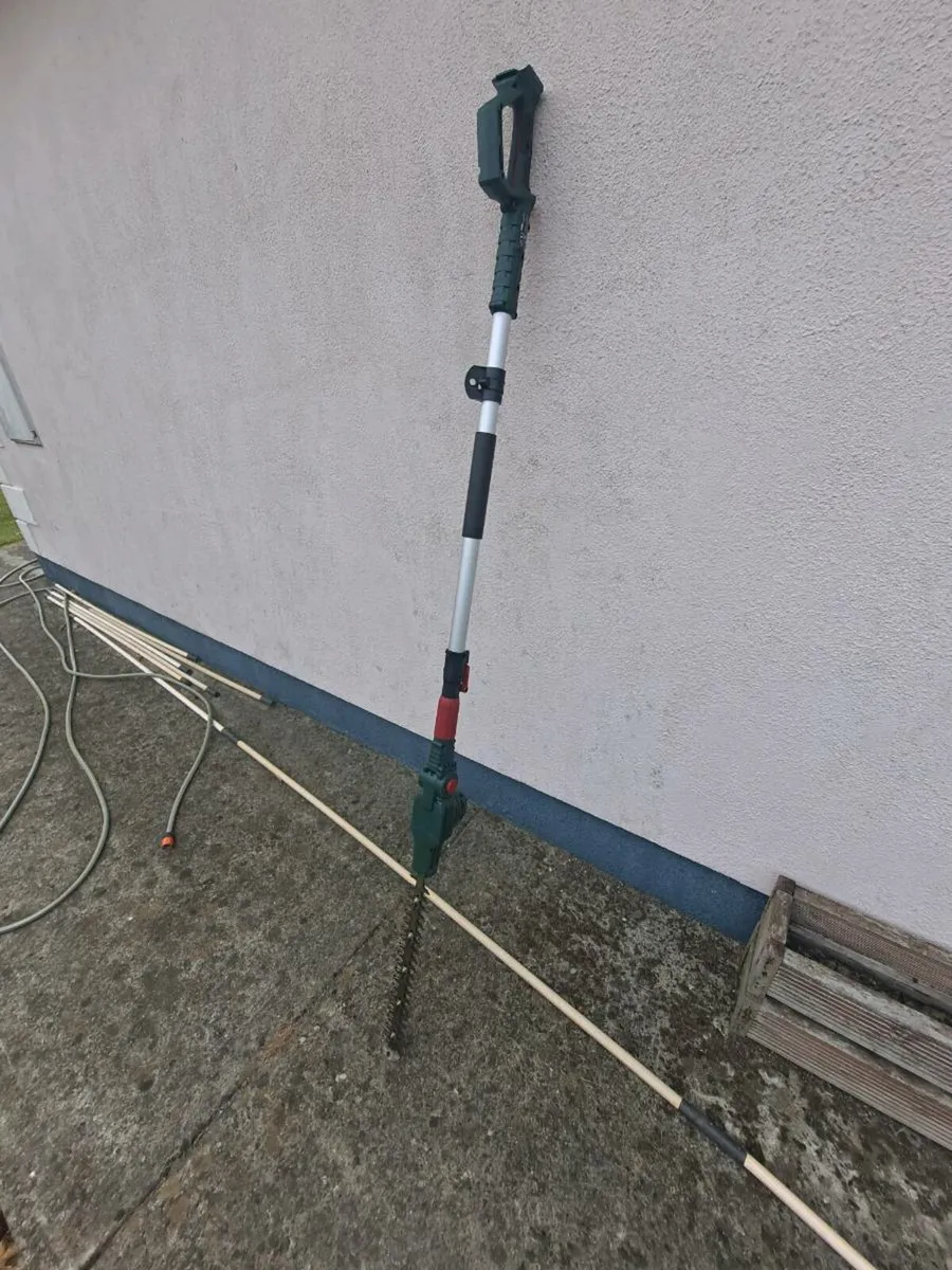 20 volt parkside extendable hedge trimmer and - Image 1