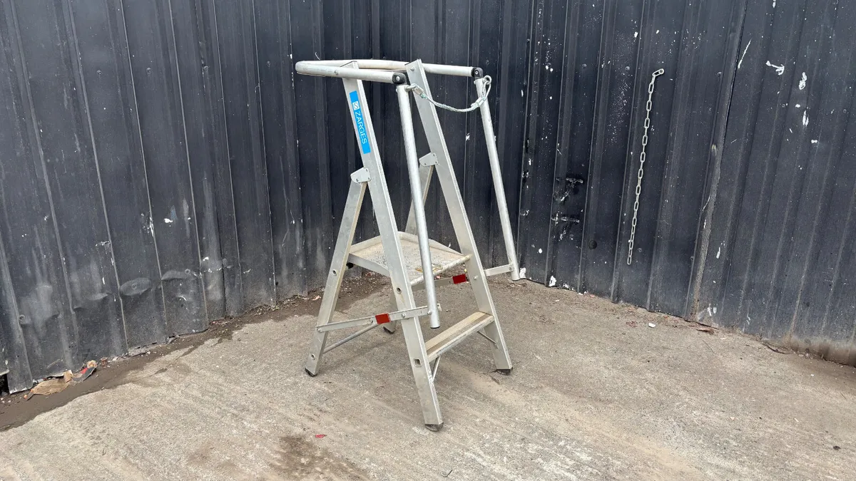 Aluminium Hop-up step ladder - Image 1