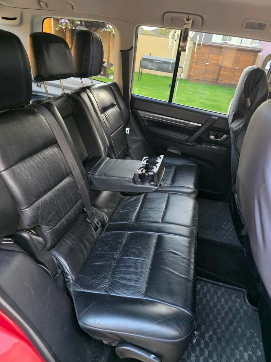 Mitsubishi Pajero / Shogun rear leather seats - Image 1