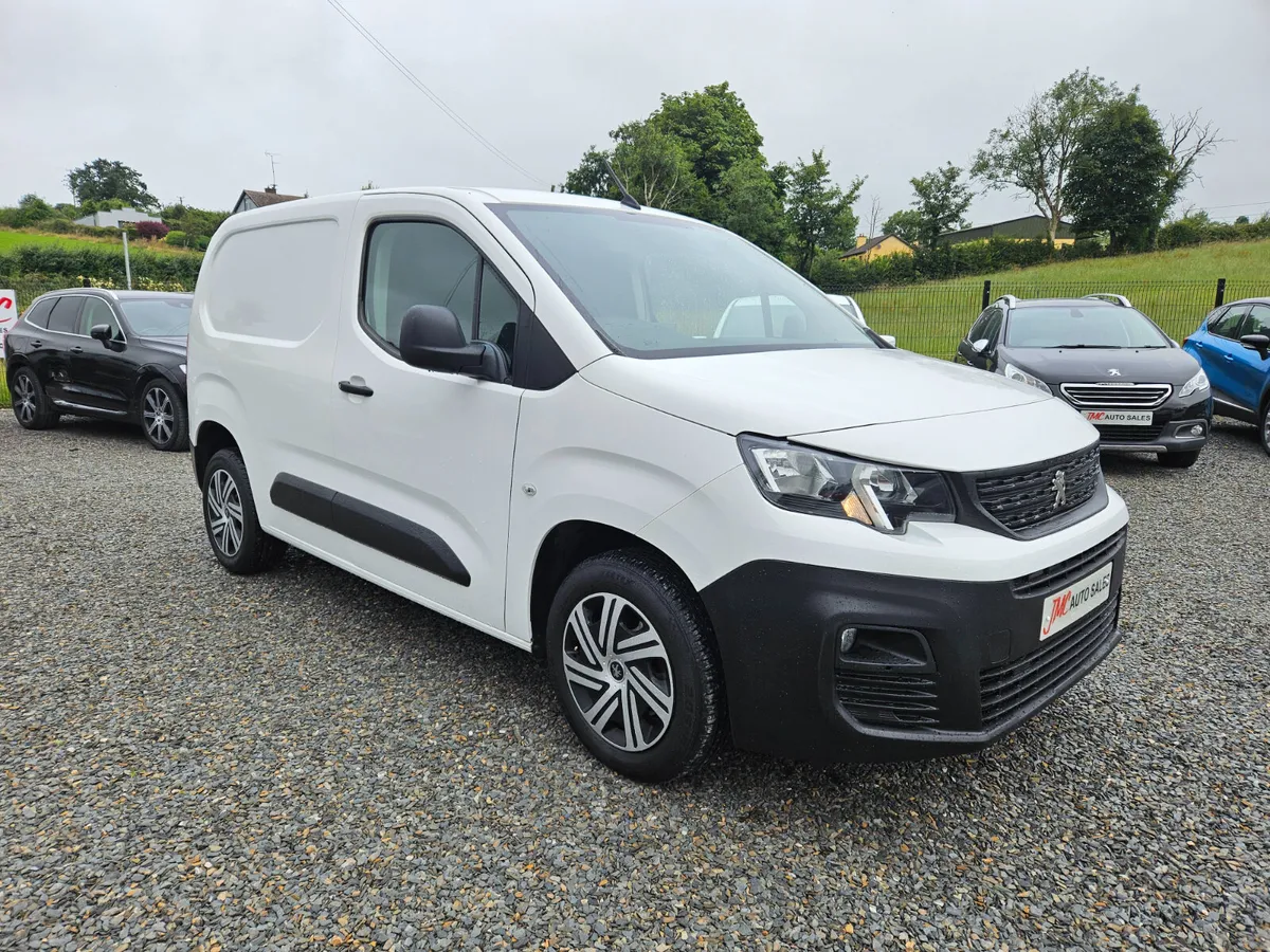 2019 Peugeot Partner - Image 1
