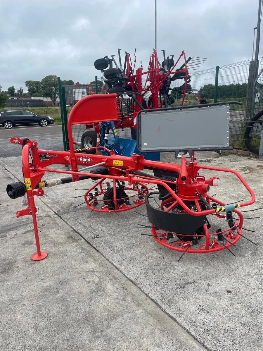 Kuhn 360 haybob - Image 2