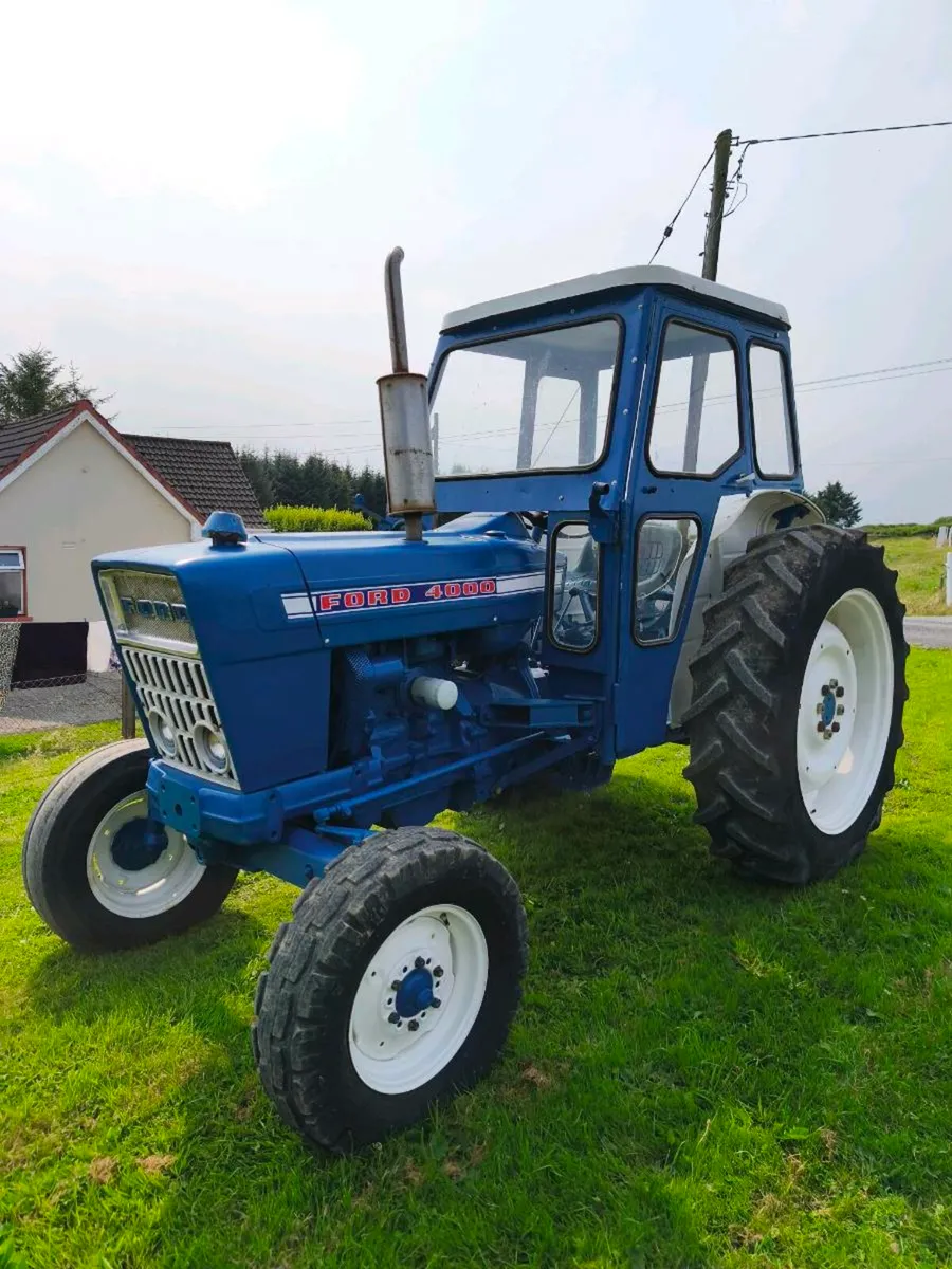 Ford tractor - Image 2