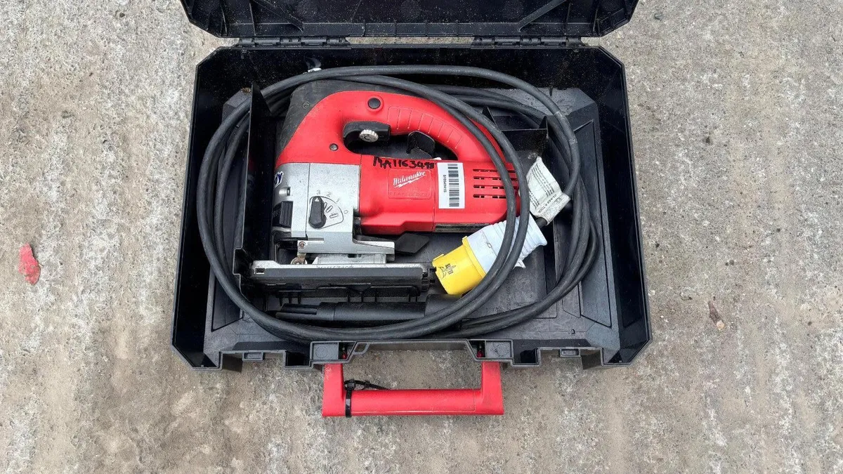 Milwaukee 135TX Jigsaw - Image 1