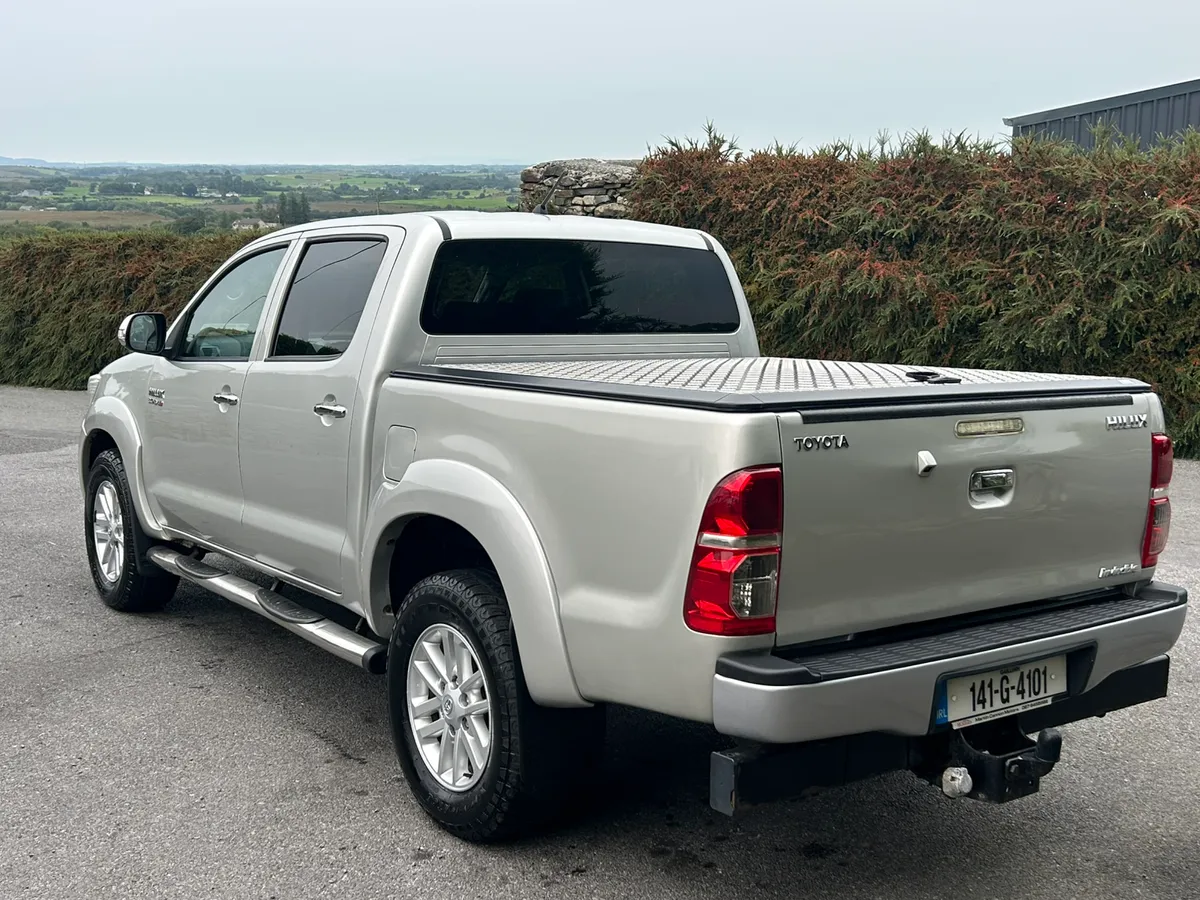 2014 Toyota Hilux Invincible - Image 3