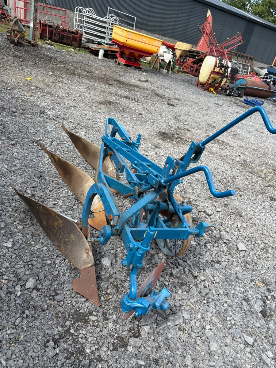 3 furrow Bamford plough - Image 1