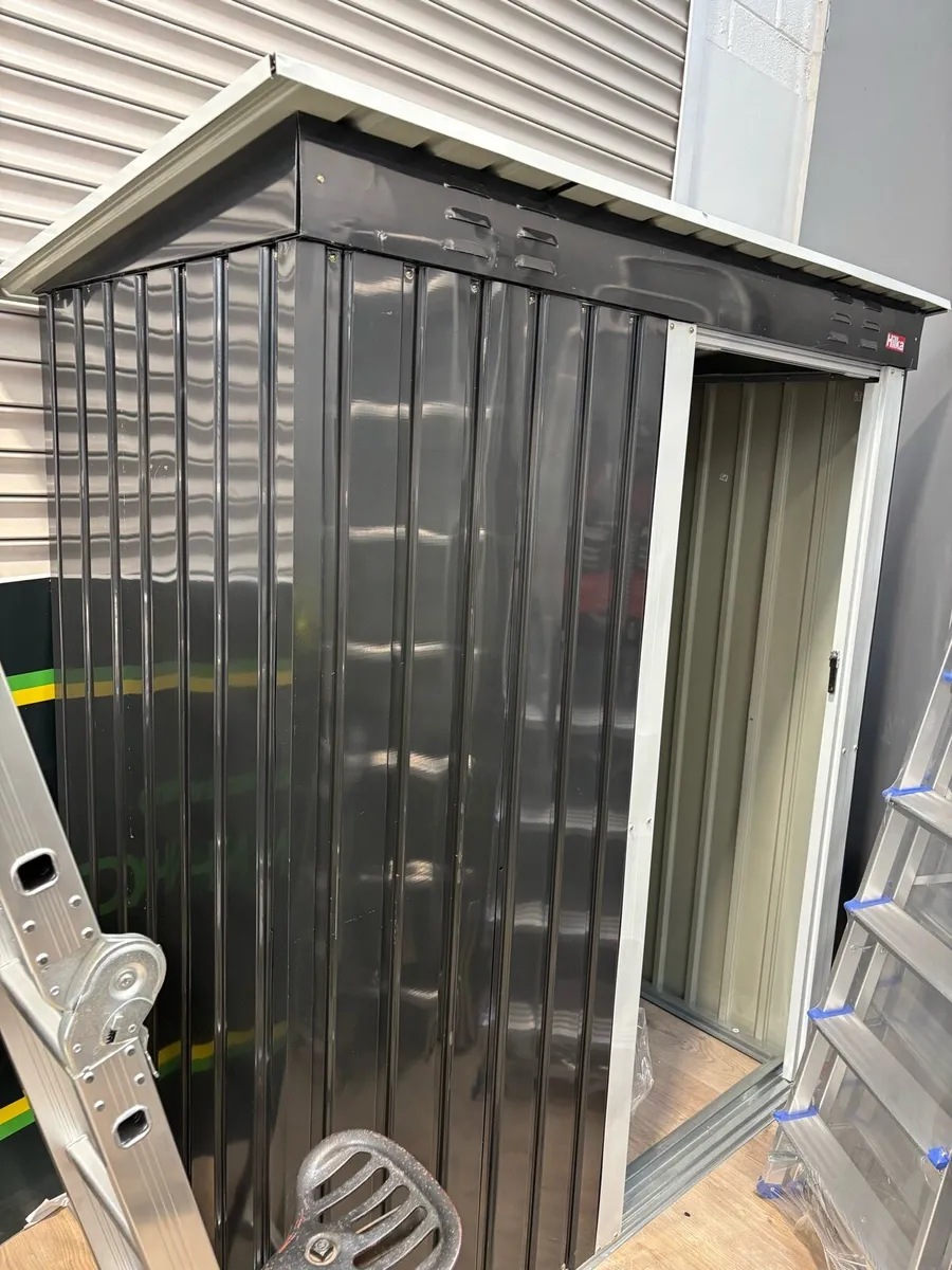 5ft x 3ft Metal Garden shed - Image 2