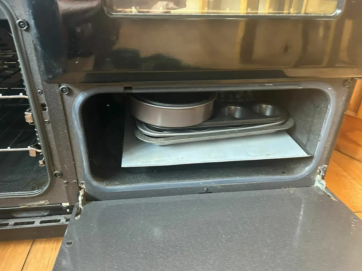 7 ring Gas/Electric  Cooker - Image 1