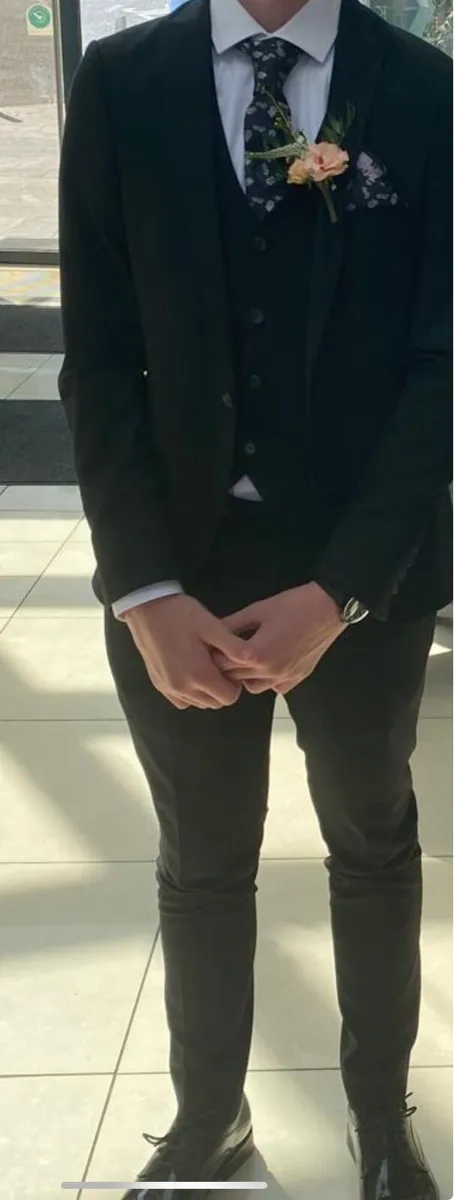 Black suit - Image 2