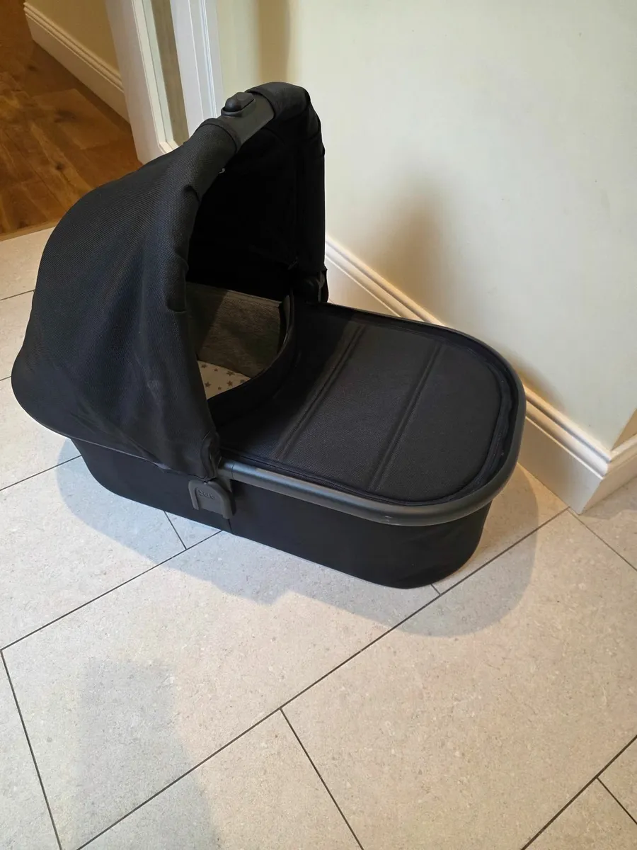 Uppababy Vista V2  bassinet. - Image 3