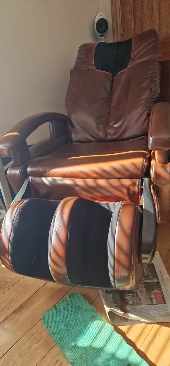 Massage Chair - Alpha Techno 599I -very little use - Image 3