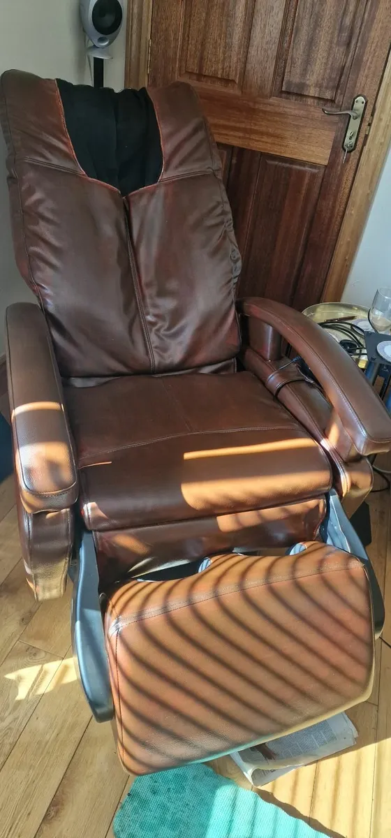 Massage Chair - Alpha Techno 599I -very little use - Image 1