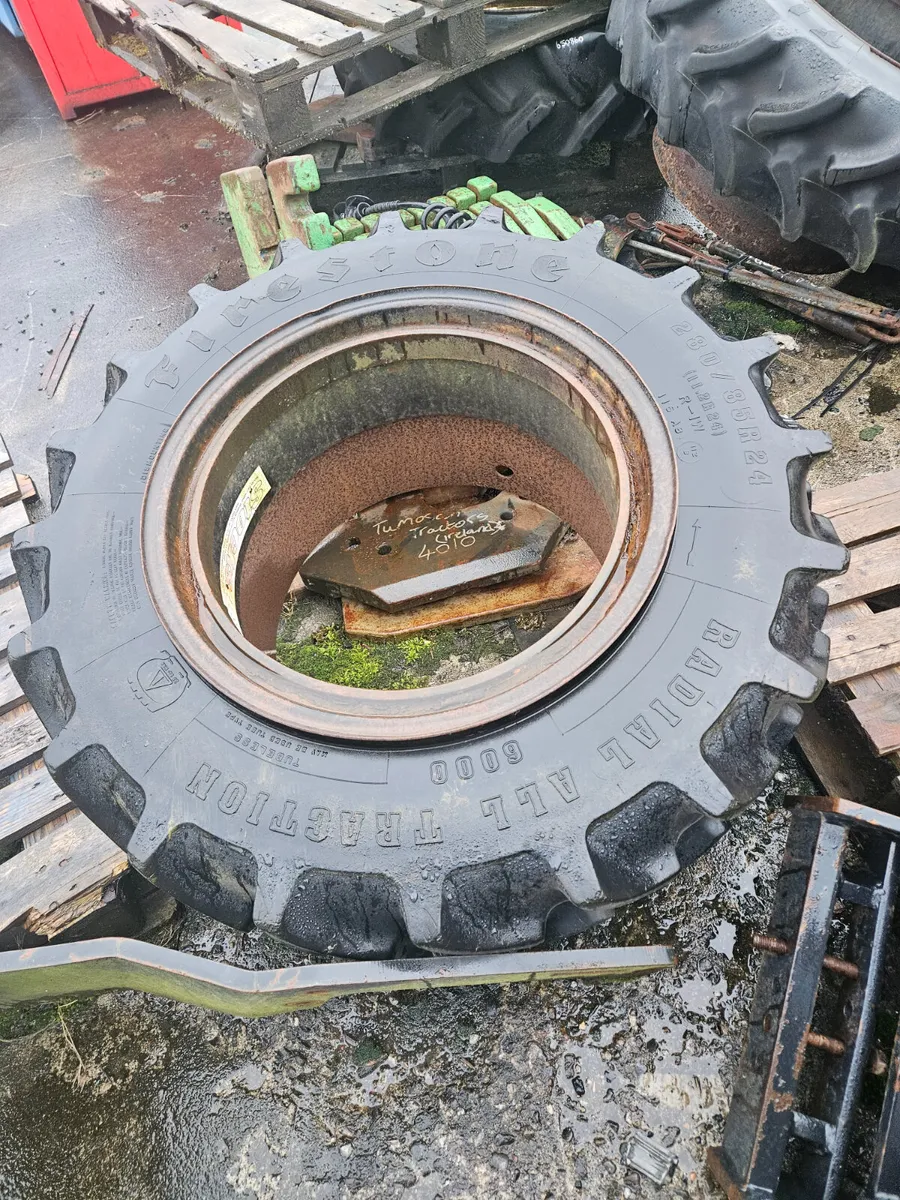 DUAL WHEELS - Image 1