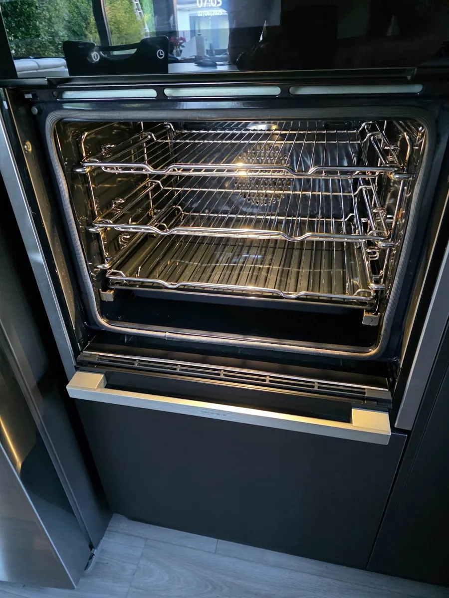 NEFF MICROWAVE OVEN AND main oven with Slide and - Image 4