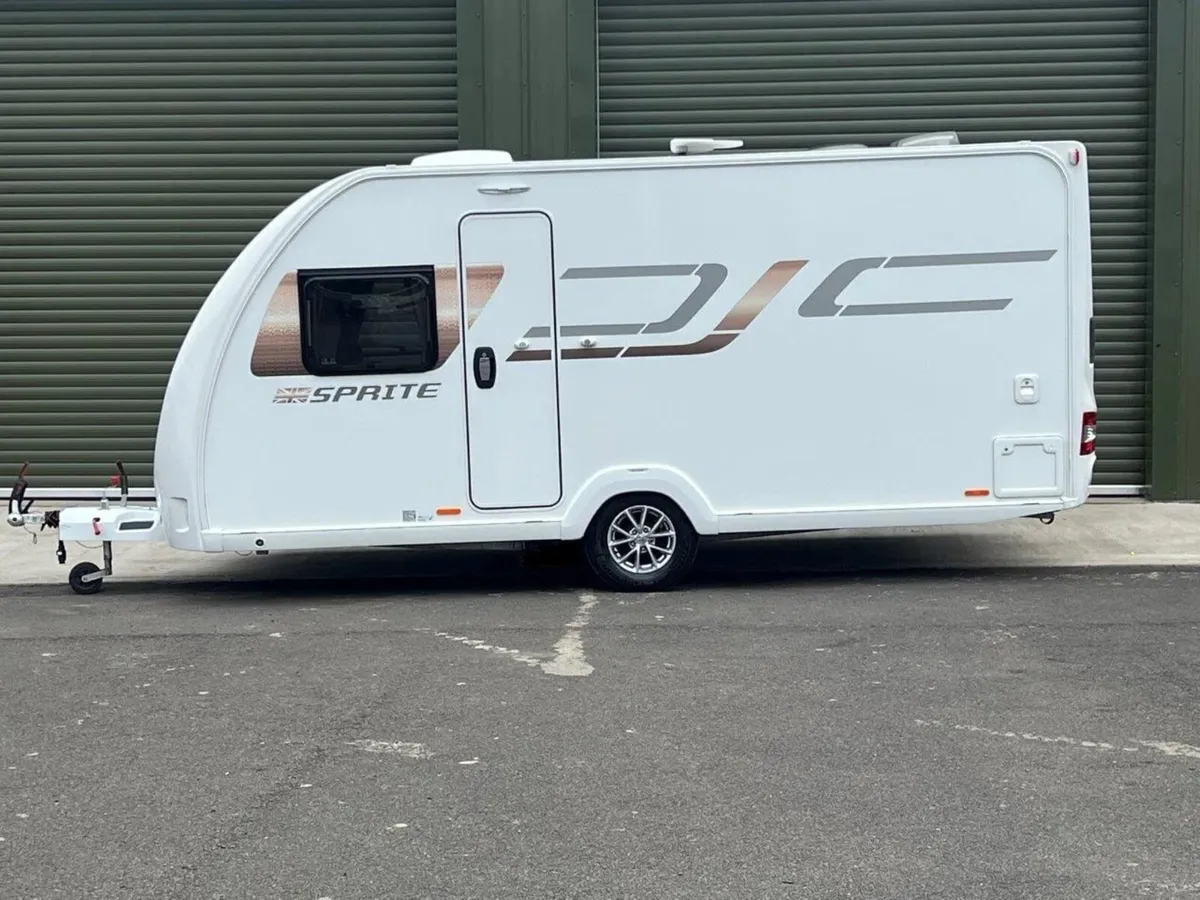 2022 SWIFT ALPINE 4 EXCELLENT 4/5 BERTH CARAVAN - Image 3