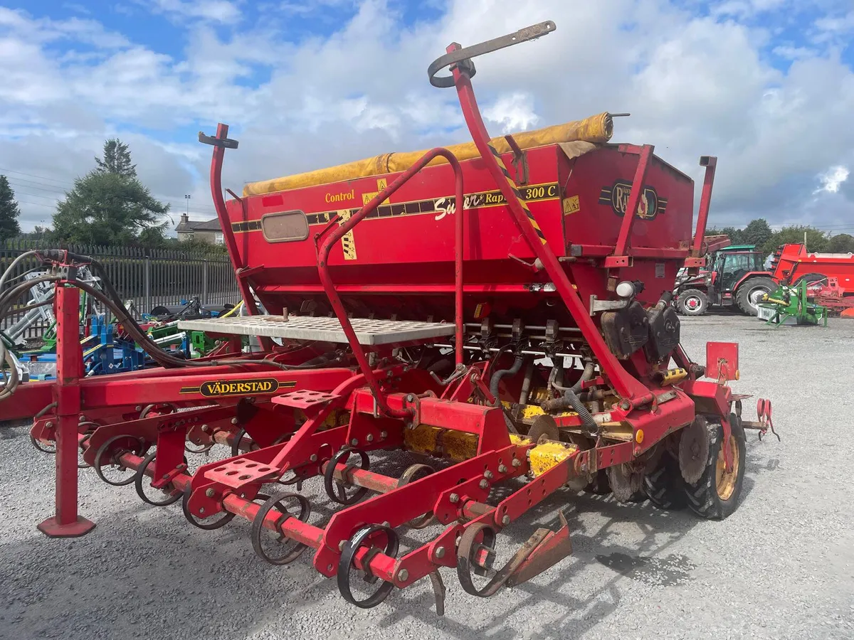 Vaderstad Rapid Super 300C Seed Drill - Image 1