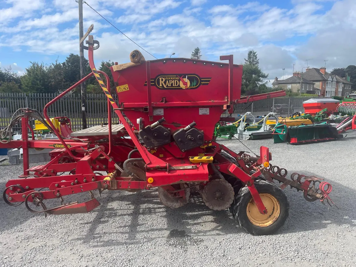 Vaderstad Rapid Super 300C Seed Drill - Image 4