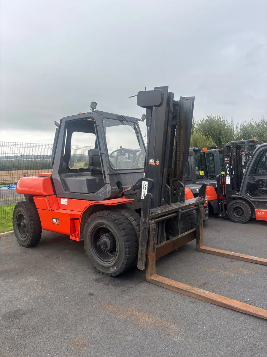 Toyota 8 ton forklift - Image 1