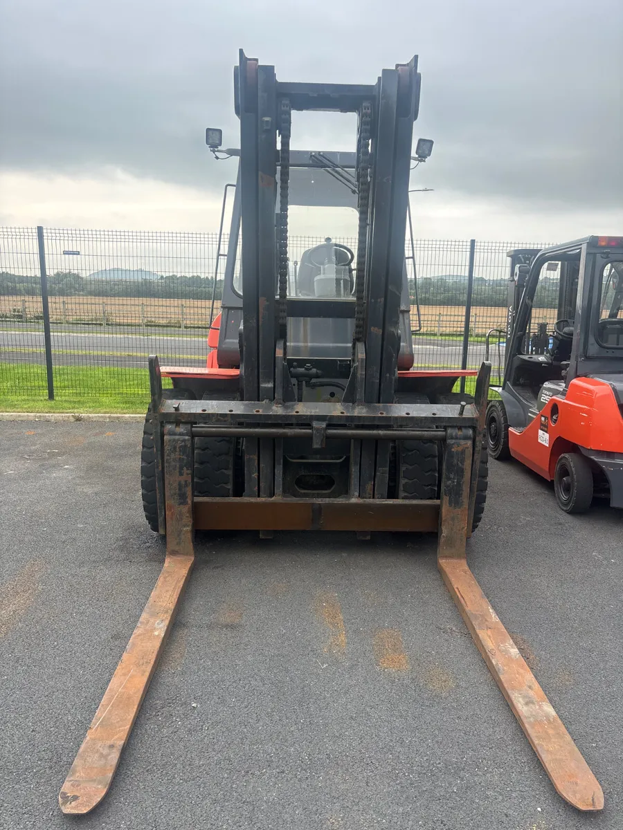 Toyota 8 ton forklift - Image 2