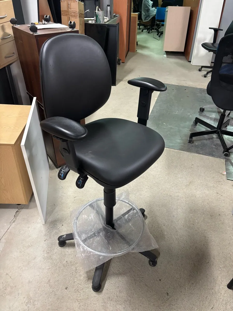 Draughtmans chair - Image 1