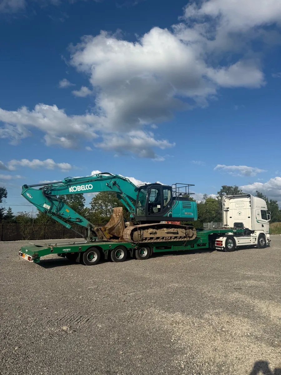 Lowloader transport haulage - Image 1