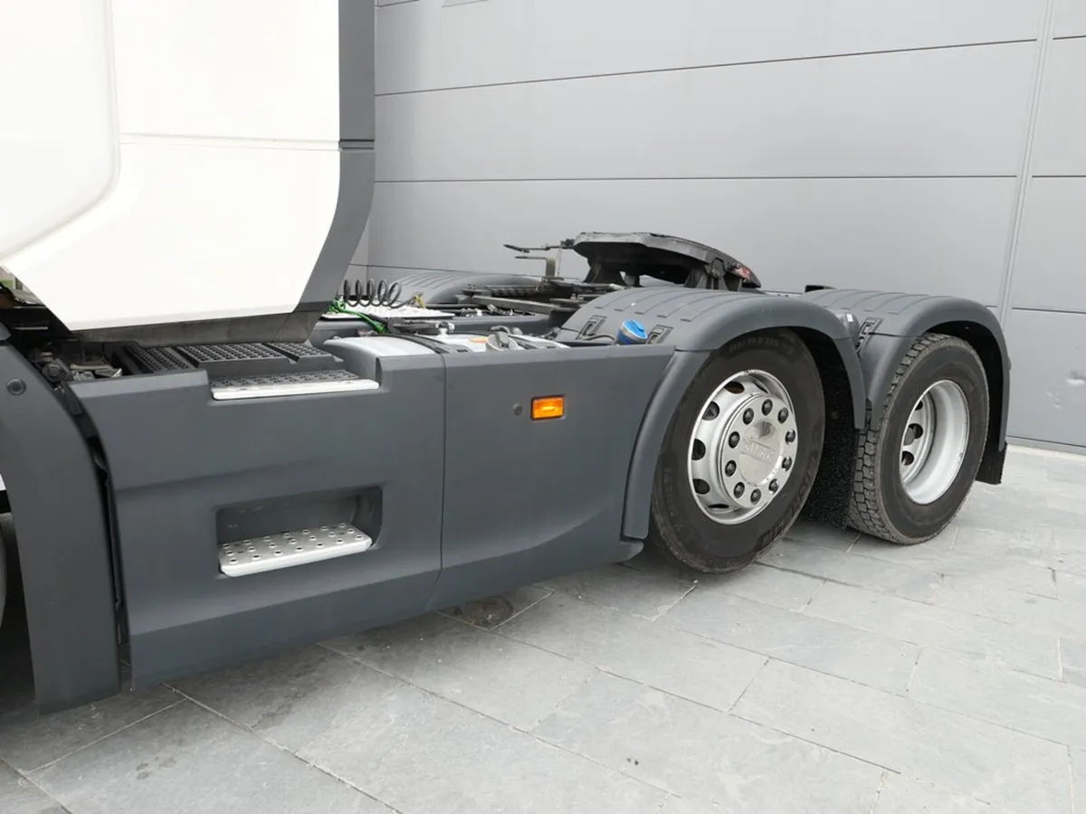 Scania R450 Sleeper 6x2 Midlift Auto Gearbox - Image 4