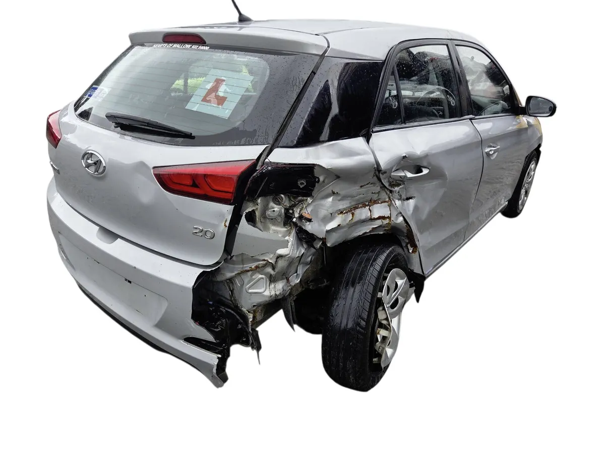 2016 HYUNDAI I20 For Breaking/Dismantling - Image 3