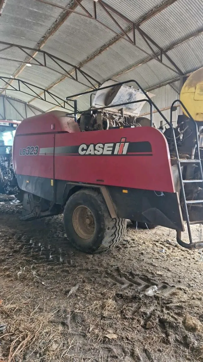 Case ih 323 big square baler - Image 2