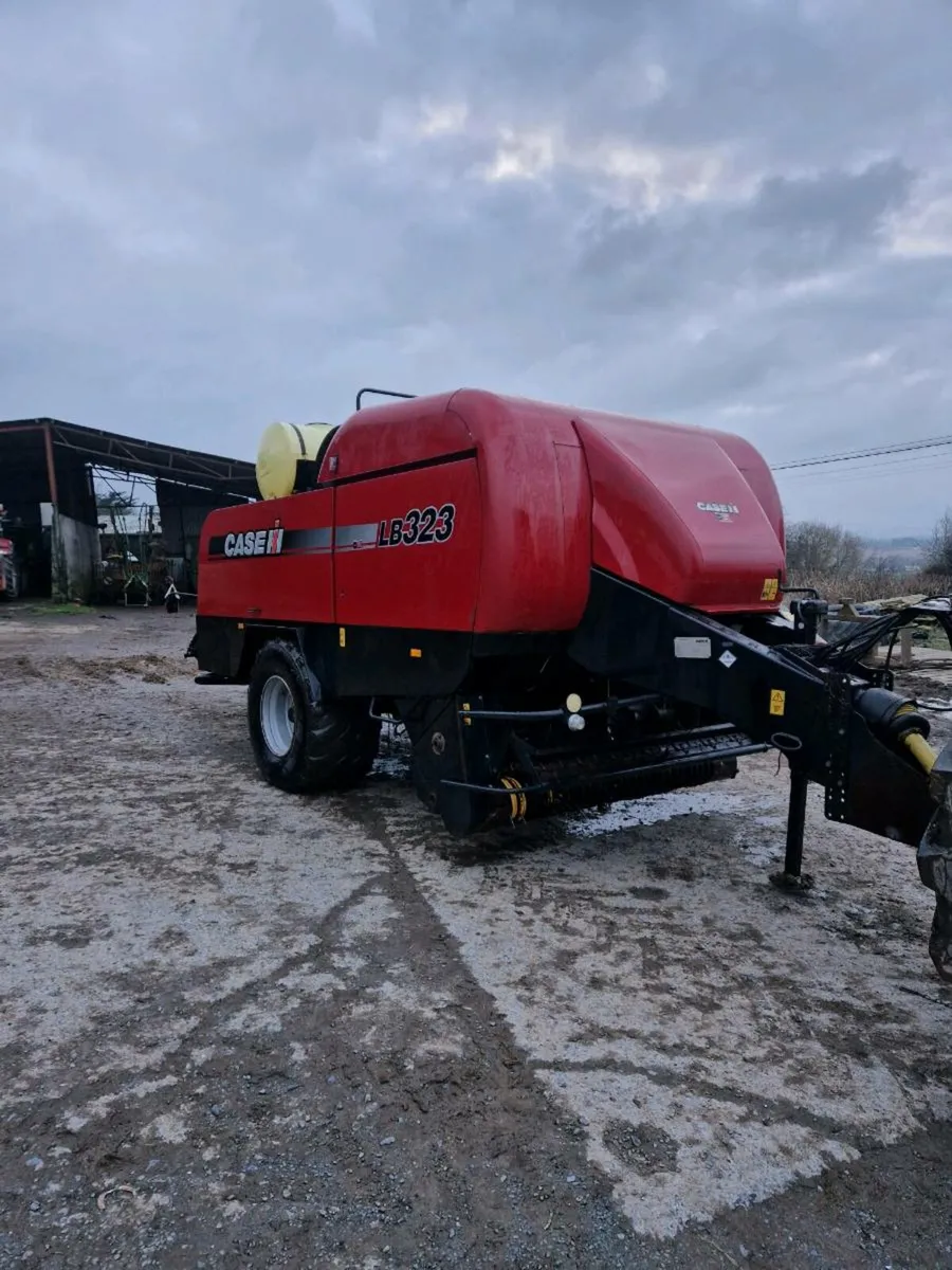 Case ih 323 big square baler - Image 2