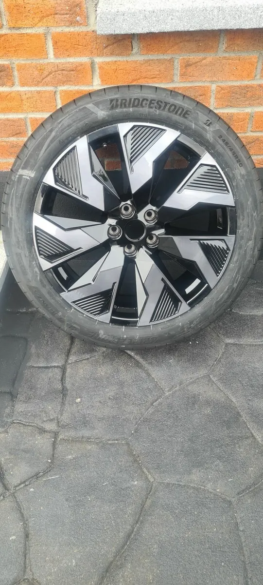 Renault rafale wheel - Image 1
