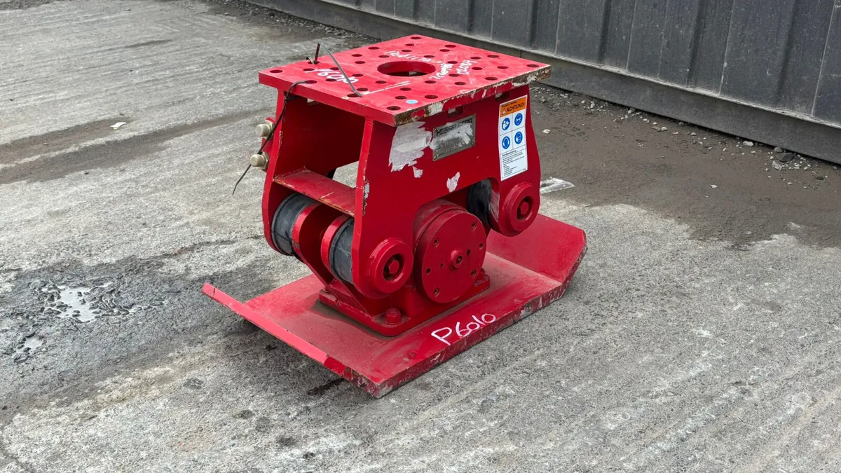 Hesselberg VP3000 Hydraulic Compaction Plate - Image 3