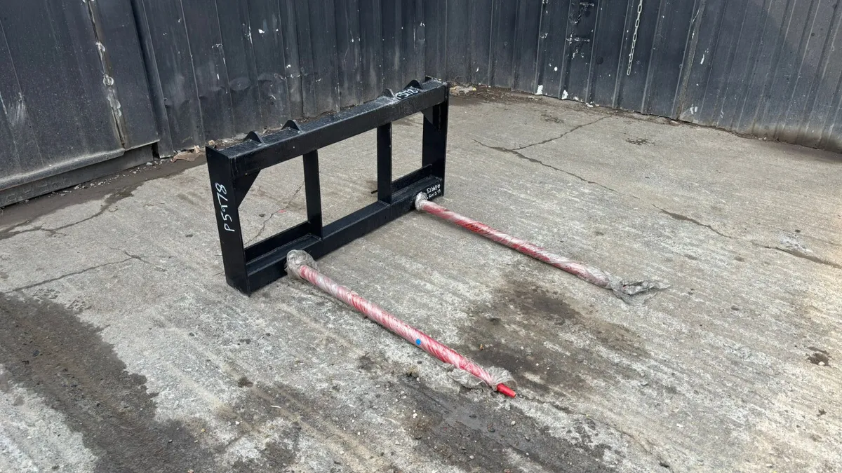 Bale Fork – to suit Skidsteer Loader - Image 1