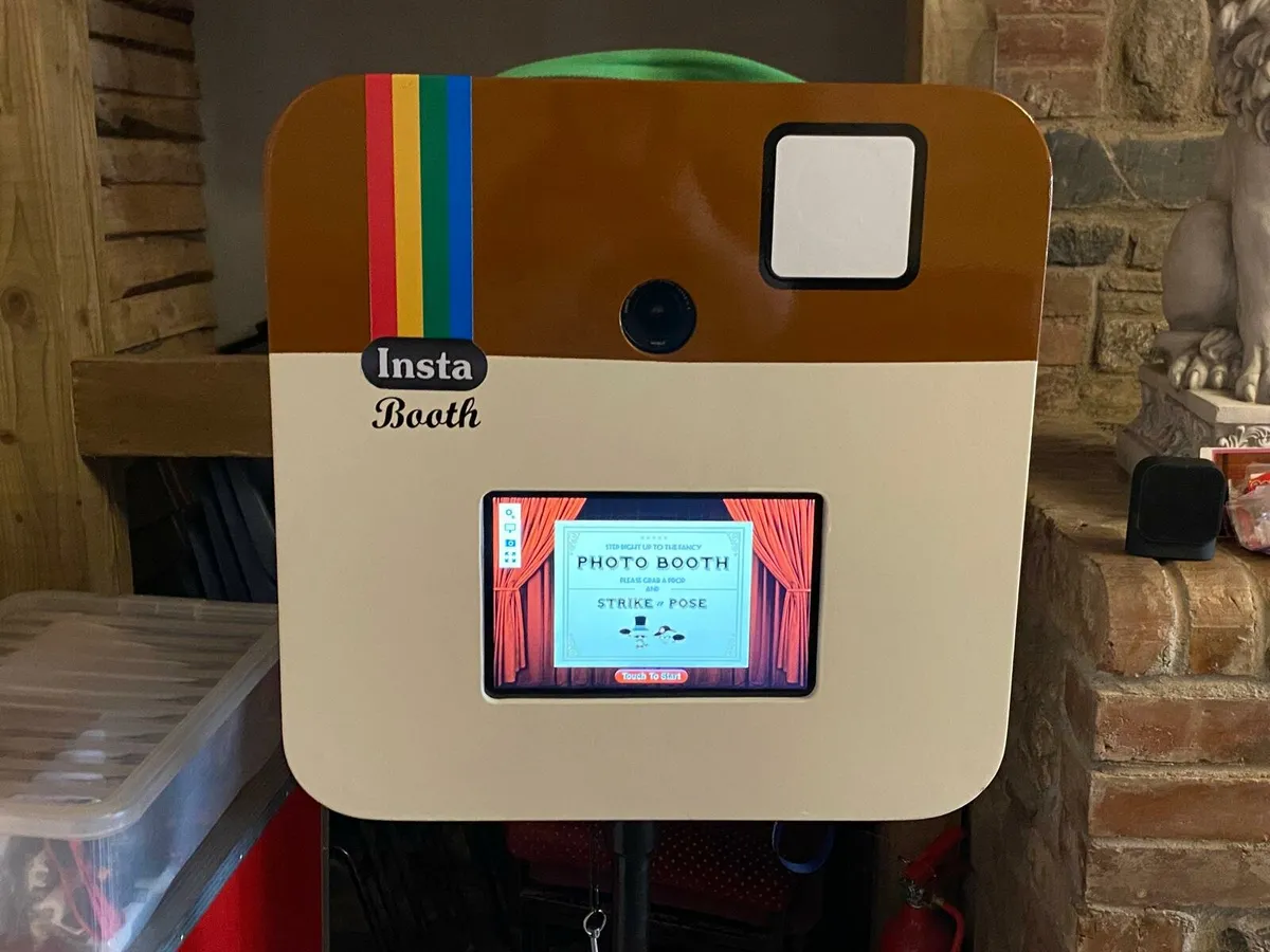 Party Business ( photobooths , audio msg phone) - Image 2