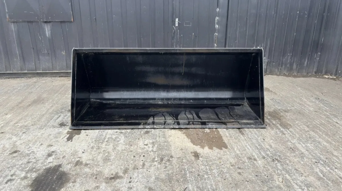 JCB 96" Loading Bucket – to suit Skidsteer Loaders - Image 2