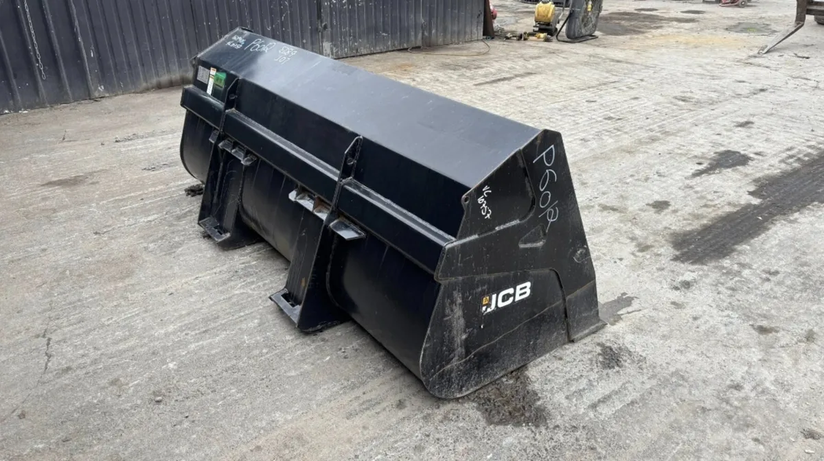 JCB 96" Loading Bucket – to suit Skidsteer Loaders - Image 4
