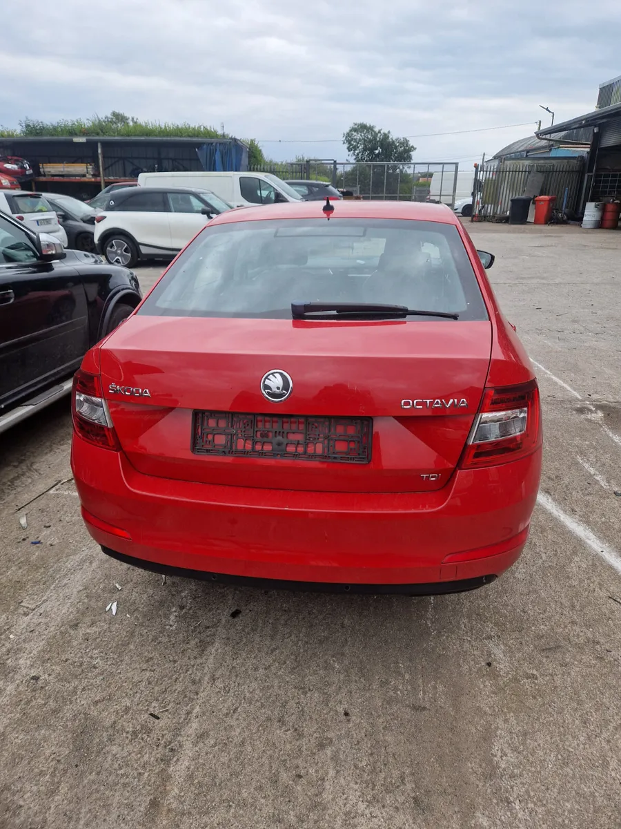132 Skoda Ovtavia 2.0 TDI for breaking - Image 3