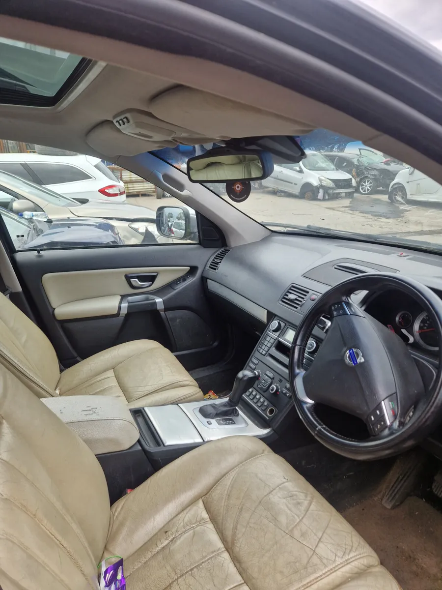 12 Volvo XC90 for breaking - Image 4