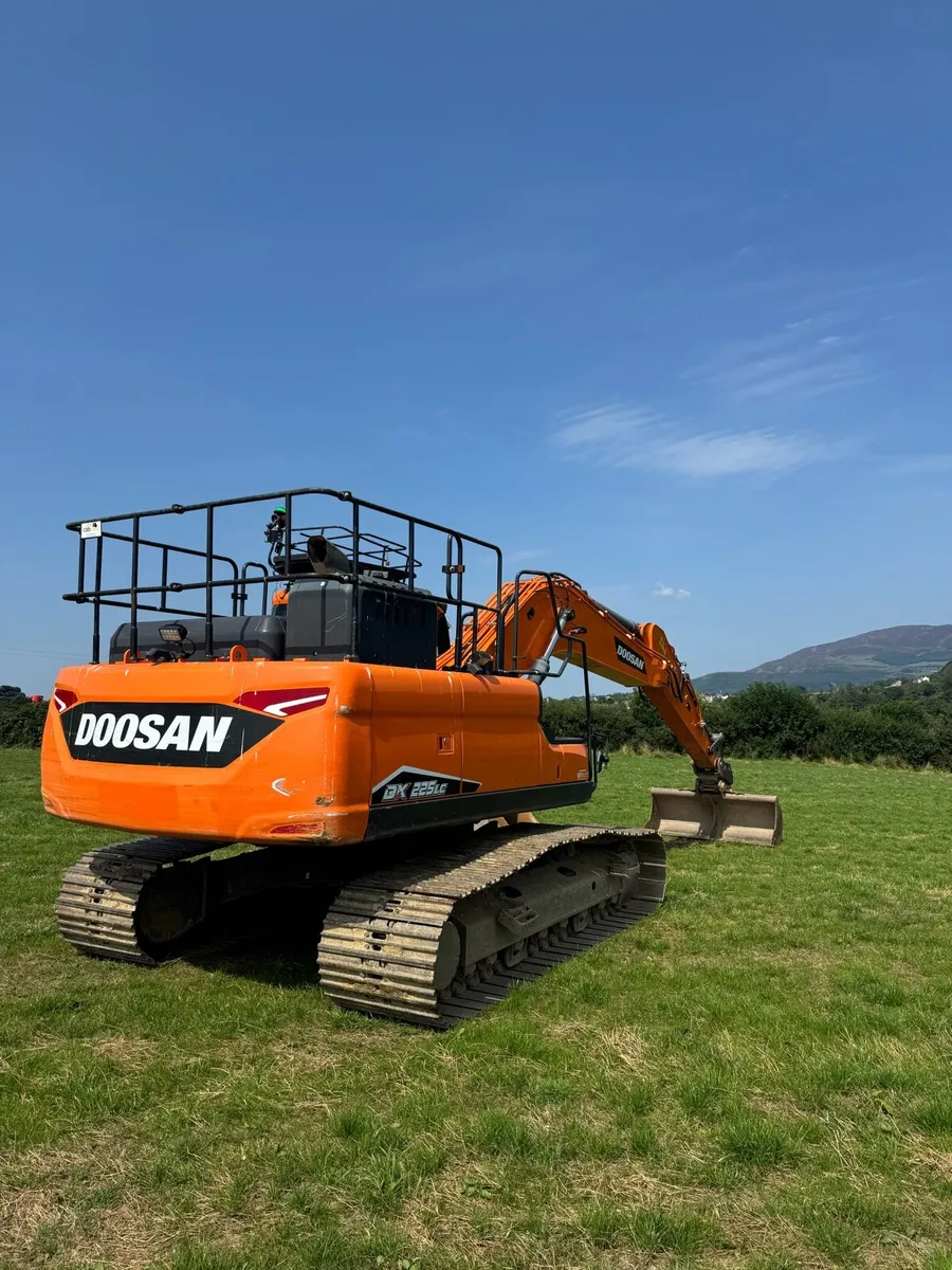 DOOSAN DX225 LC - Image 4