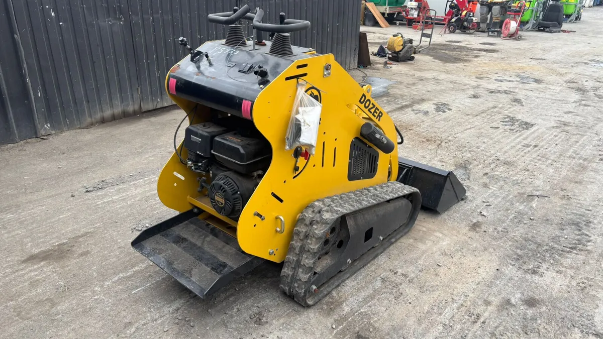 Tracked Pedestrian Skidsteer Loader - Image 4