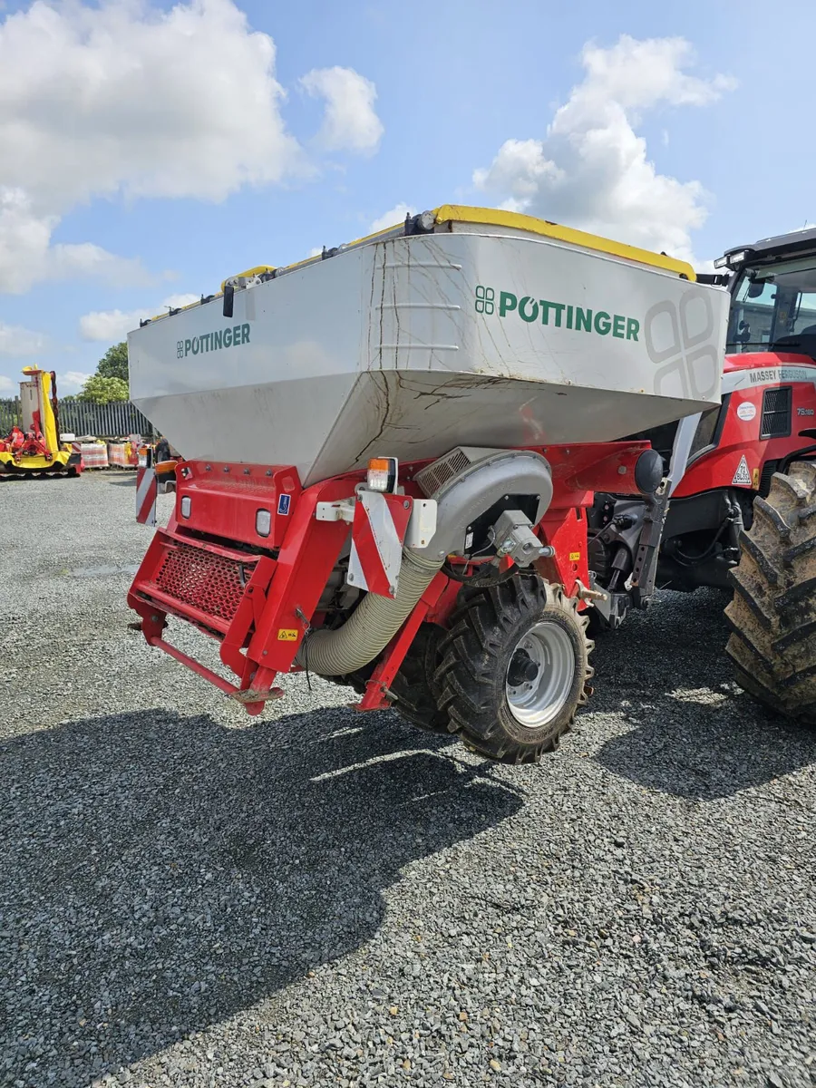 Pottinger 4002 One Pass Drill - €55,000 + VAT - Image 1